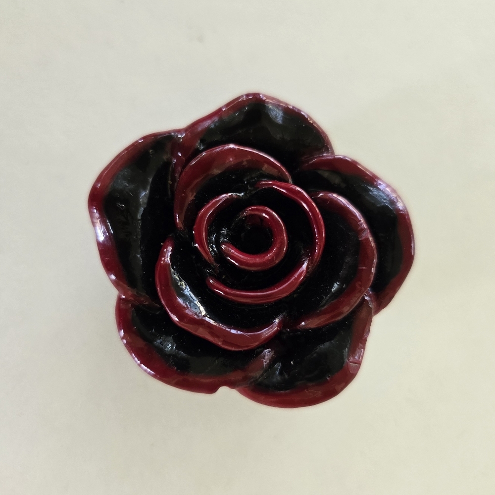 🌹 Black & Red Rose Incense Holder